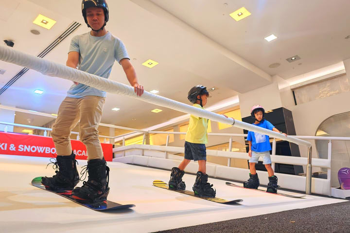 Ski and Snowboard Lessons in Singapore