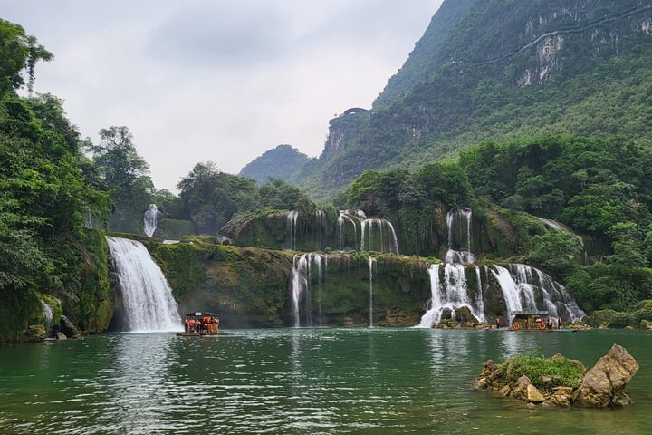 Dari Ha Noi: Tur Kelompok Kecil Air Terjun Ban Gioc 2 Hari
