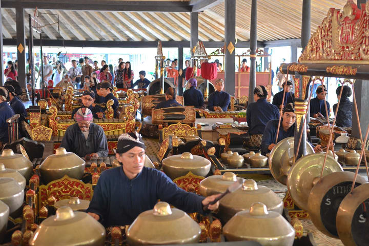 Tur Setengah Hari ke Kraton dan Taman Sari