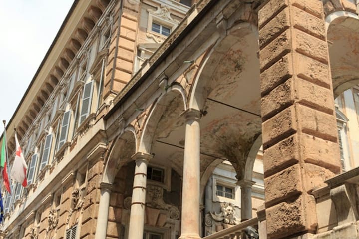 Tur situs Warisan Dunia UNESCO Rolli Palaces di Genoa