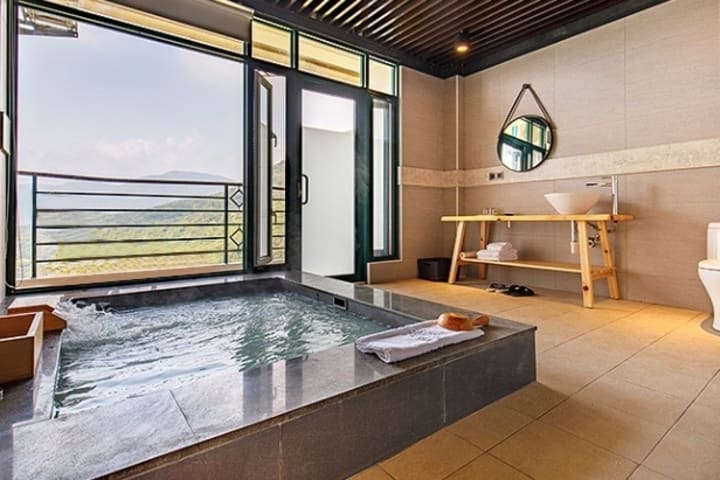 Yang Ming Hot Spring Resort Bathhouse & Afternoon Tea & Dining