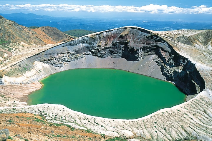 Tur Sehari ke Kawah Okama & Desa Rubah Zao Miyagi (Keberangkatan dari Sendai)
