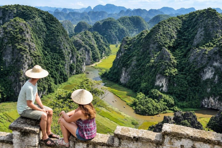 2D1N Ninh Binh Tour dengan Hoa Lu, Tam Coc, dan Trang An dari Hanoi