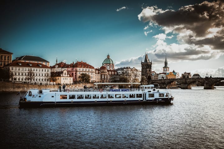 Dinner Cruise di Prague