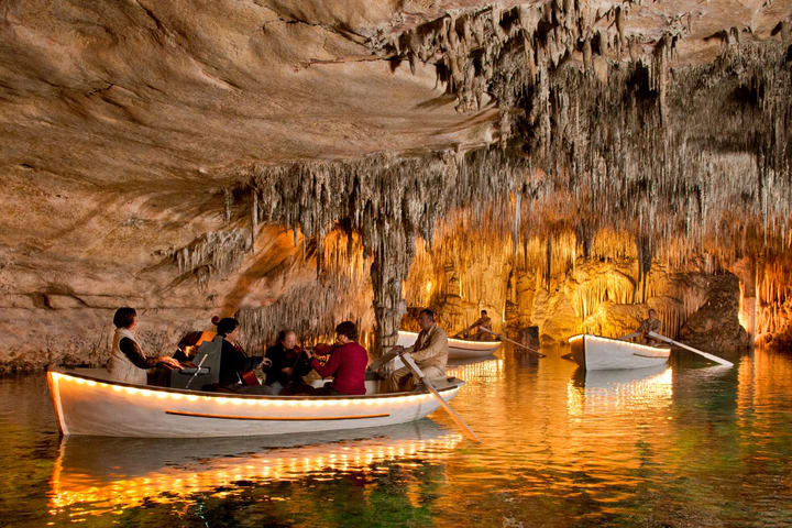 Caves of Drach tour dengan perjalanan perahu dari Palma atau Alcudia