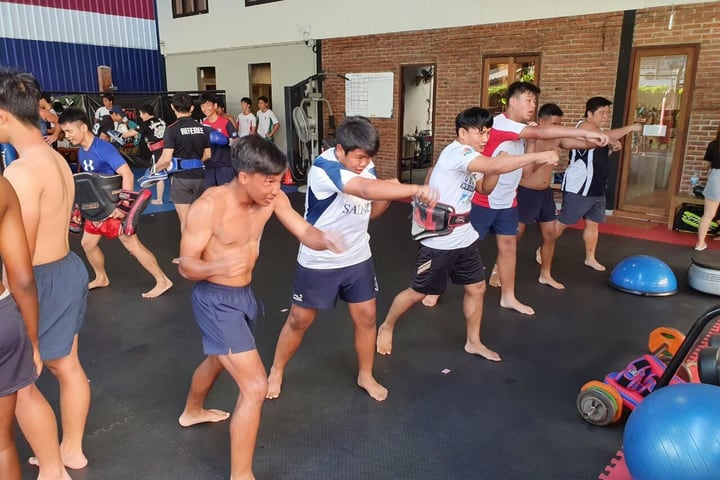 Kelas Muay Thai di Rithirit Gym Academy dengan Akomodasi di Bangkok