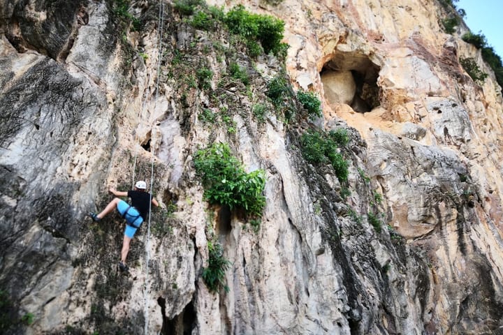 Guided Rock Climbing and Batu Caves Visit in Kuala Lumpur