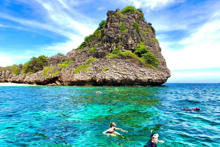 洛克岛和哈岛全日浮潜体验