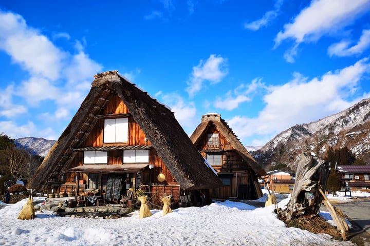 World Heritage Shirakawa-go and Kanazawa Tour by Professional Guide di Kanazawa dan Shirakawa-go