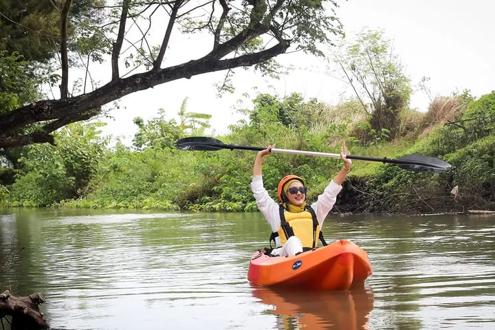 Yogyakarta Canoe Experience with Optional Activities