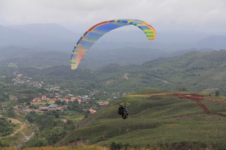 Tandem Paragliding Experience in Borneo Ranau & Kokol Hill