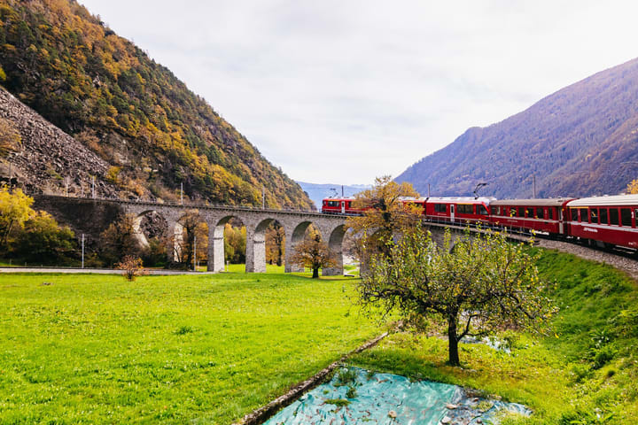 Tur satu hari Bernina Red Train dan St. Moritz dari Milan