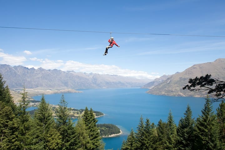 皇后镇丛林飞索体验（Ziptrek 提供）