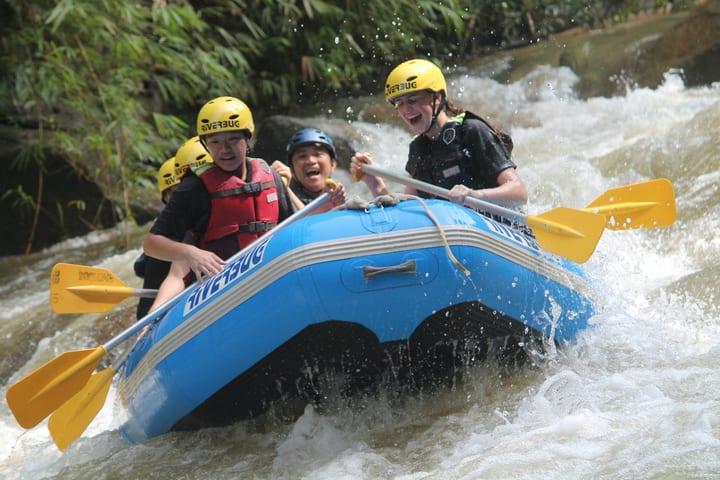 White Water Rafting dengan Caving Experience di Gopeng