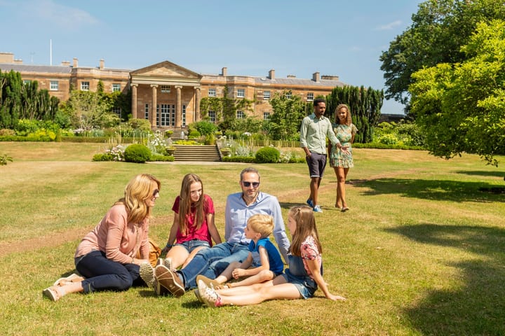 Tiket Hillsborough Castle and Gardens