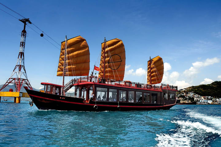芽庄湾Emperor Cruise一日游