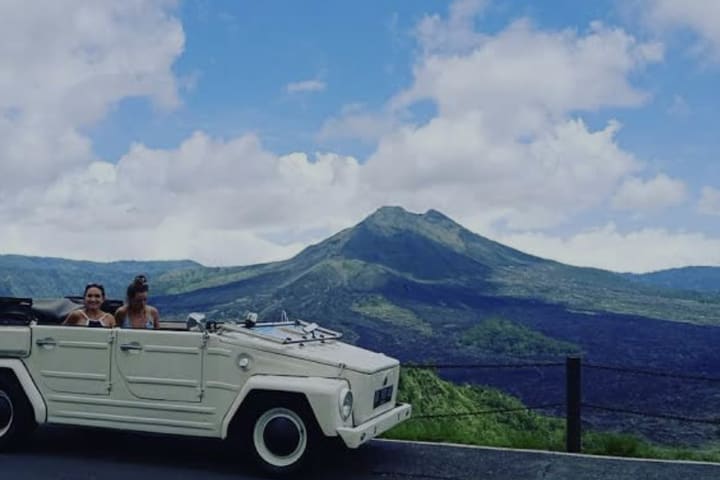Day Tour ke Gunung Batur, Kafe di Kintamani, dan Ubud dengan VW (Volkswagen)