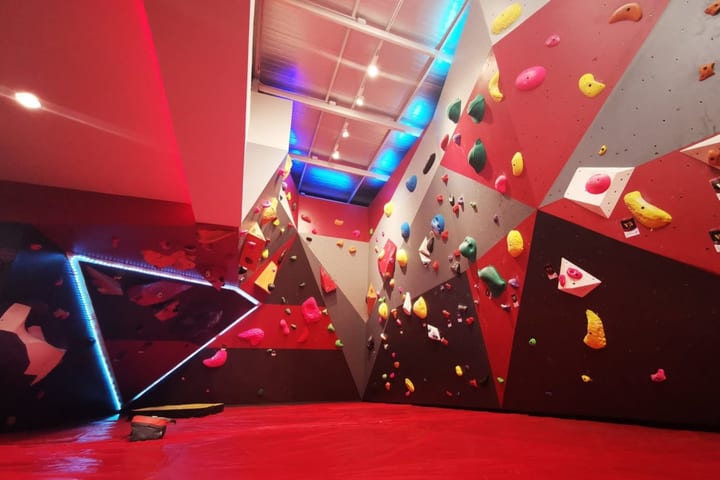 Gravity Lab Indoor Climbing Experience in Bangkok