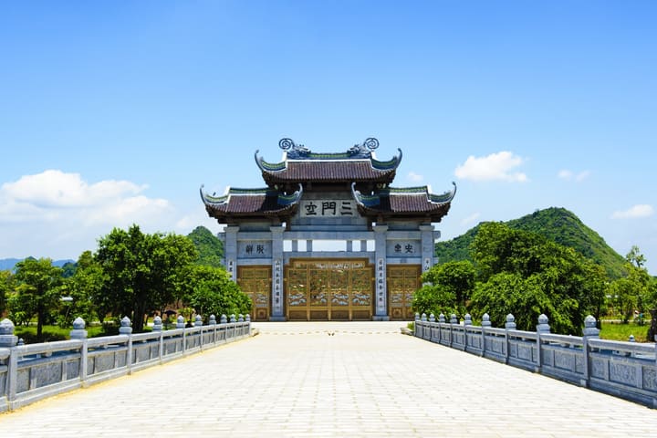 Bai Dinh and Trang An Day Tour From Hanoi