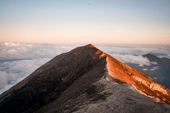 峇里岛阿贡火山日出健行