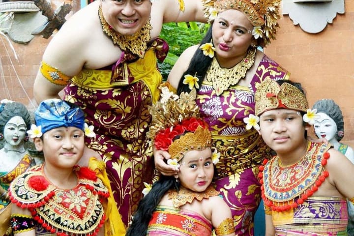 Bali Traditional Costume and Photography Experience