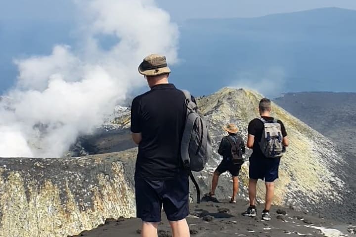 雅加达喀拉喀托火山浮潜一日私人游