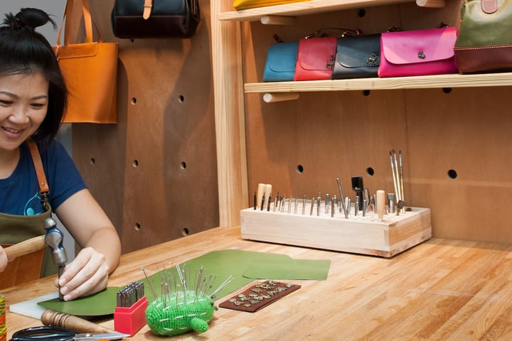 Workshop Kulit Handmade Be Two Taichung - Pengalaman Membuat Produk Kulit Handmade