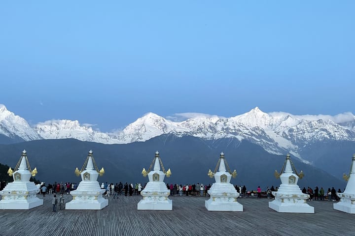 云南经典雨崩徒步四日游（梅里雪山+冰湖+神瀑+尼农大峡谷）