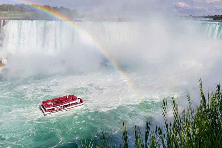 Toronto Niagara Falls Day Tour with Boat Cruise