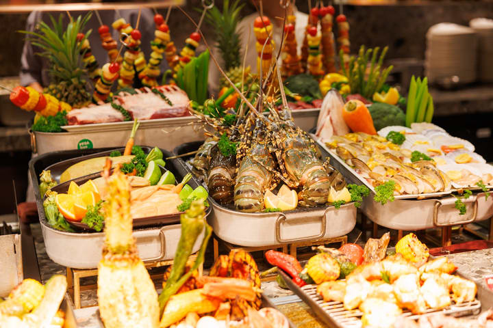 乐天 L7 西湖 河内 Layered Restaurant 海鲜自助餐