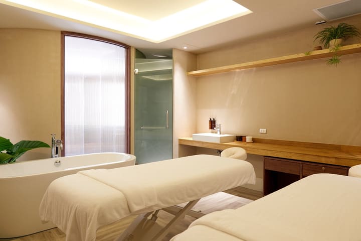 Calm in the City Spa Experience at Phloenchit di Bangkok