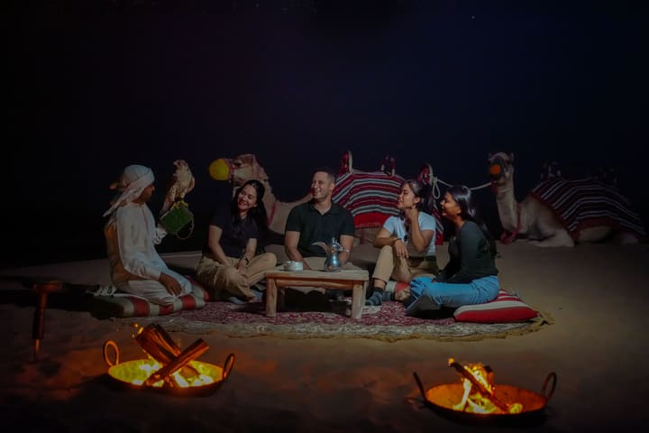 迪拜：尊享夜间沙漠探险之旅（含骆驼骑行和观星）