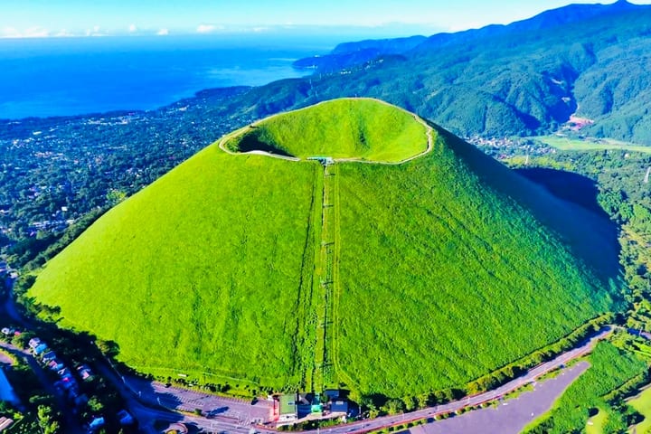 Tur sehari ke Gunung Omuro Izu: Pilihan ganda garis pantai Atami yang indah/Kereta Api Pemandangan Laut & Kereta Gantung Gunung Omuro & Petualangan Rahasia Pantai Jōgasaki & Berjalan-jalan di Kota Marin Ito