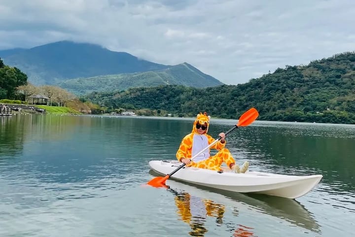 花莲：鲤鱼潭独木舟体验