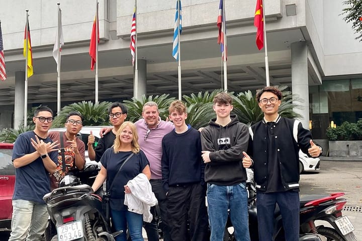 Hanoi: Tur Sepeda Motor Setengah Hari Sorotan Kota & Makanan Lokal