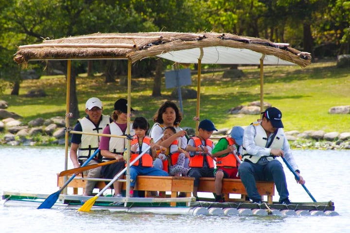 Taitung｜Dapo Pond Water Activities in Chishang｜SUP Stand Up Paddleboarding, Canoe, and Themed Bamboo Raft