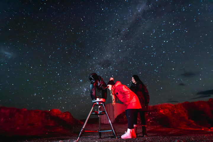 蒂卡波湖暗空保护区观星体验