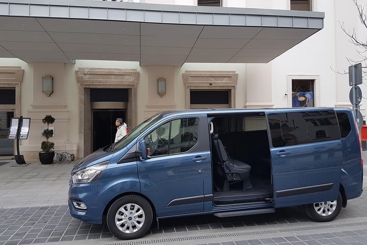 Transportasi Pribadi antara Budapest dan Wina dengan Pemberhentian di Bratislava