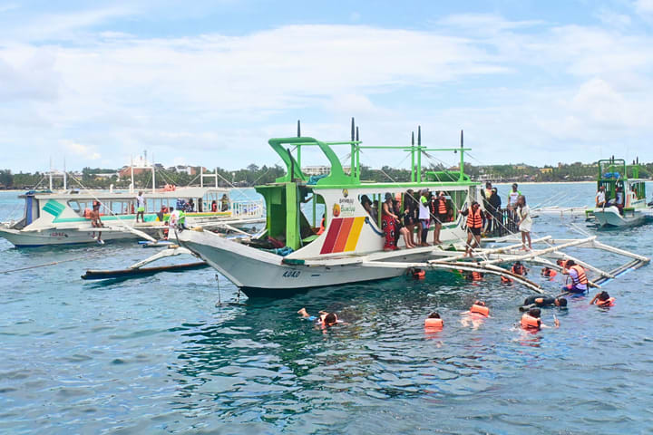 Boracay Island Hopping oleh Southwest Tours