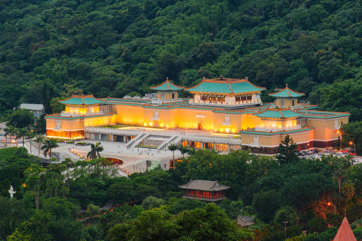 Tur Satu Hari Museum Istana Nasional / Tur & Pengalaman Aktivitas Dadaocheng