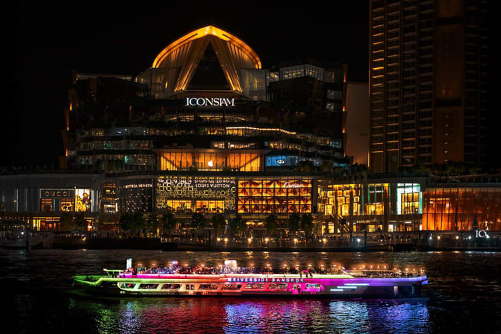 Riverside Carnival Cruise in Bangkok