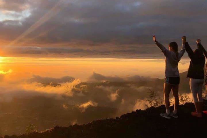 Sunset Trekking Gunung Batur di Bali