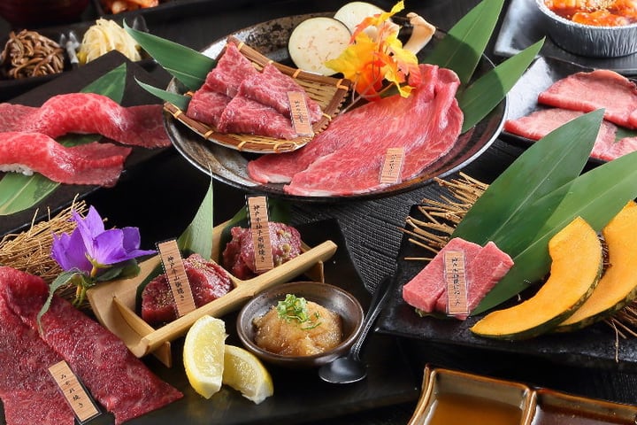 Aburi Bokujo (大阪焼肉 神戸あぶり牧場) Honten Branch di Umeda - Kobe Wagyu Beef Yakiniku BBQ