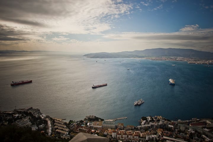 Gibraltar and Saint Michael's Cave Day Tour dari Sevilla