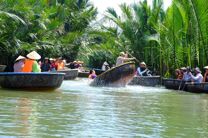 Discovering Hoi An's Charm by Bamboo Basket Boat & Lantern Boat Trip