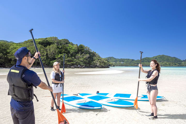 [Ishigaki Island/Half-Day] Kabira Bay: Choice of SUP/Canoe (Okinawa)