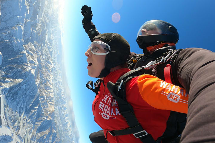 Wanaka Tandem Skydive di atas Pegunungan Alpen Selatan dan Danau
