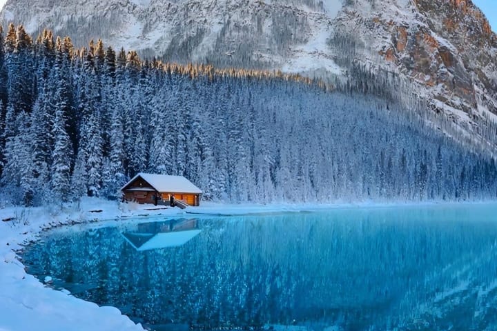Tur Sehari Lake Louise, Moraine Lake, Johnston Canyon & Kota Banff