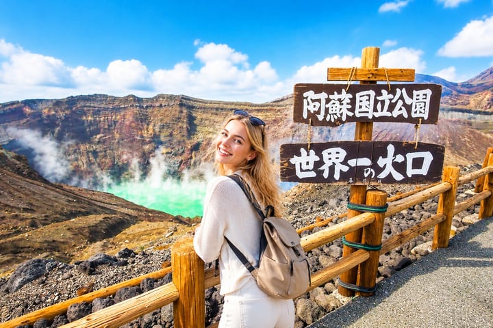 阿苏自然风光 | 南阿苏铁道·阿苏火山(含接驳车)·草千里·熊本城/黑川温泉一日游 (福冈往返)