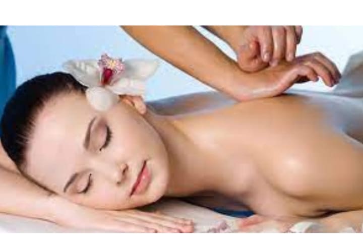 Full Body Massage oleh D'Bintan Salon Day Spa